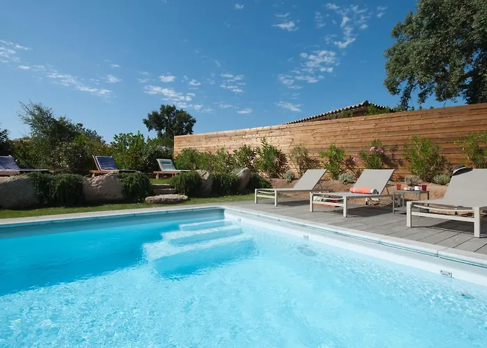 Standing Piscine Chauffee Privee * Sainte-Lucie de Porto-Vecchio