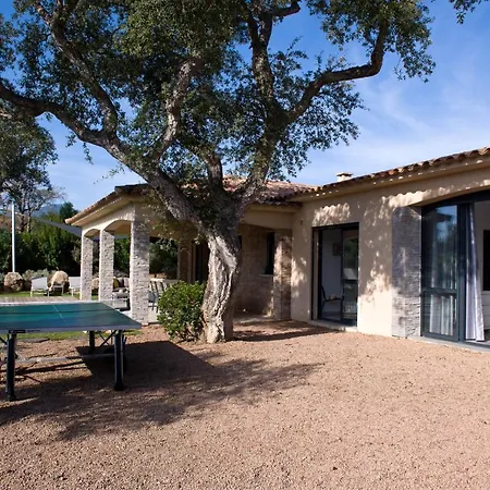 Standing Piscine Chauffee Privee * 圣塔露西港口